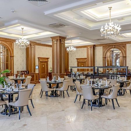 Sultan Palace Hotel Atyraū Exterior foto The restaurant