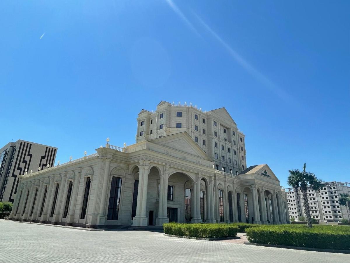 Sultan Palace Hotel Atyraū Exterior foto The new building of the university